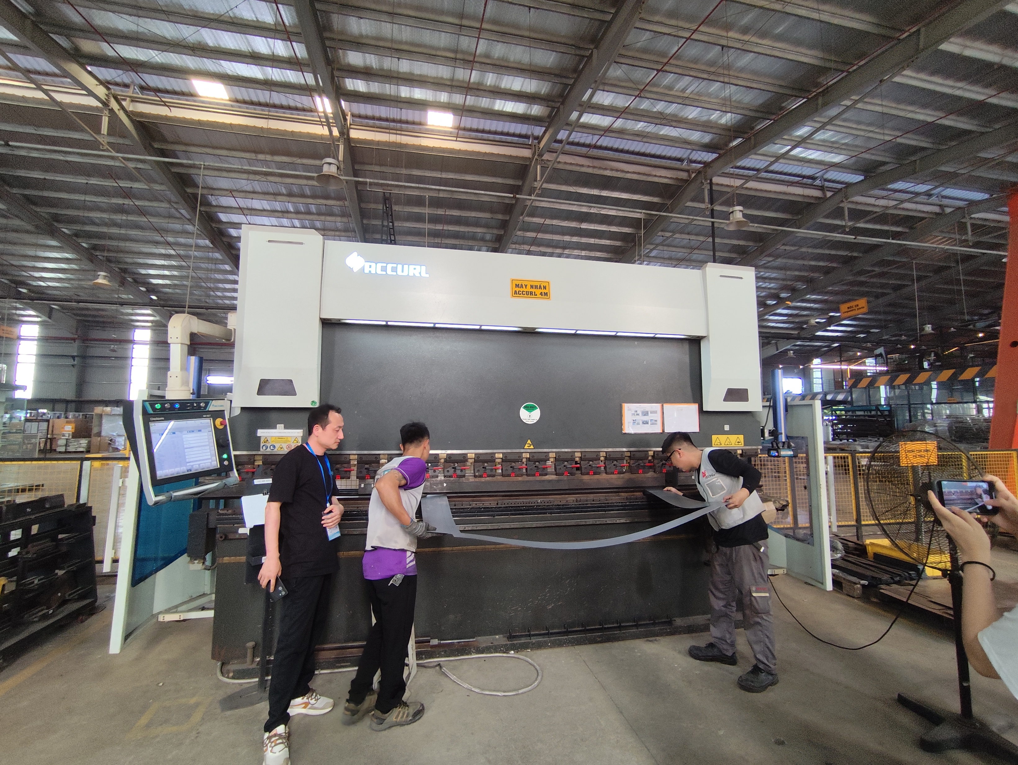 Bending machine 2